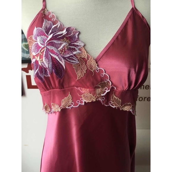 Night dress - Picture 6 of 13